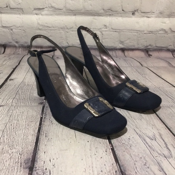 Etienne Aigner Navy Sling back heels Sz 6M - Picture 2 of 7